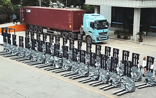 2025年3月6日，金葛完成了向以色列的一位老客戶交付一批整柜堆高車，代表著客戶對(duì)我們金葛產(chǎn)品的認(rèn)可